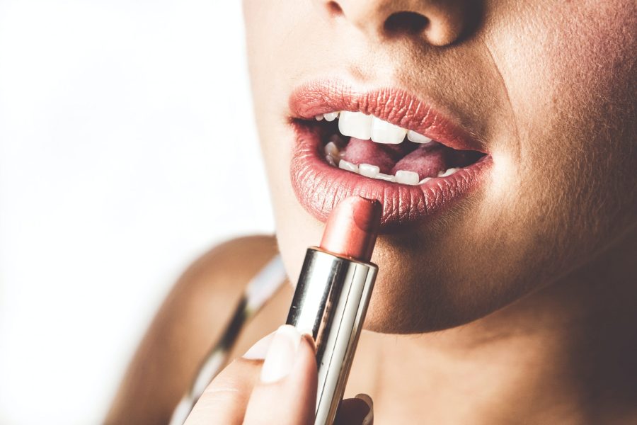 How to Make Your Lip Gloss Last All Day: Tips and Tricks - Jolie Beauty